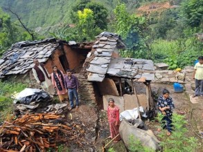 पुर्चाैडी नगरपालिकाका नगर प्रमुख र उपप्रमुखद्वारा पहिरो प्रभावित क्षेत्रको अनुगमन